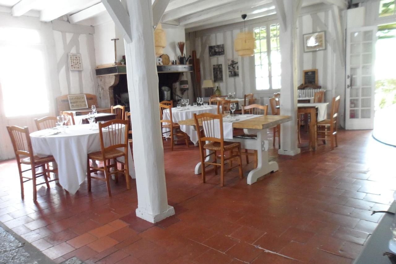 Hotel Et Restaurant Traditionnel L' Escalandes Lesperon  Exterior foto